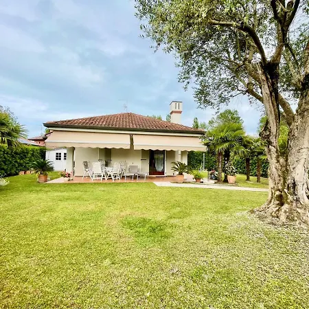 Renata Albarella Island